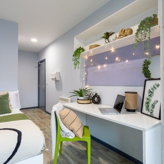 Gold Ensuite - Image 1