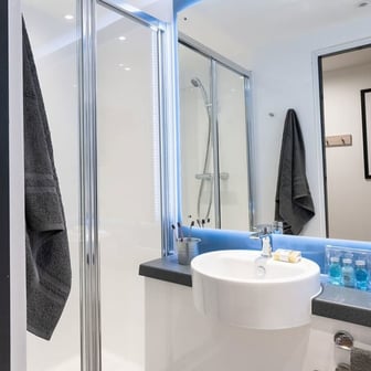 Bronze Ensuite - Image 2