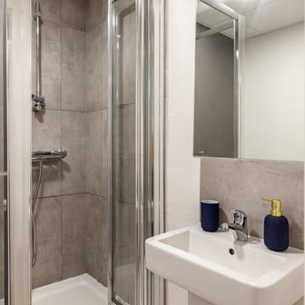 Luxury Studio - Image 8