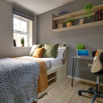 4 Bed Apartment - Image 1