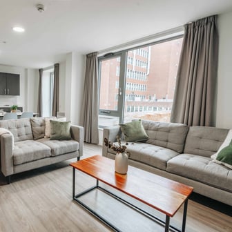 Gold En Suite - Image 6
