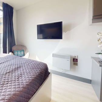 Premium 2 Bed Apartment - Image 2