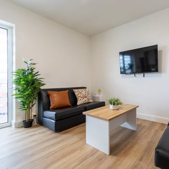 Gold Ensuite - Image 5