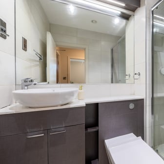 Gold One Bed Apartment - Image 6