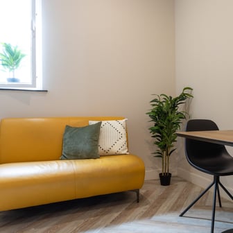 Gold One Bed Apartment - Image 5