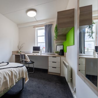 Silver Non Ensuite - Large - Image 1