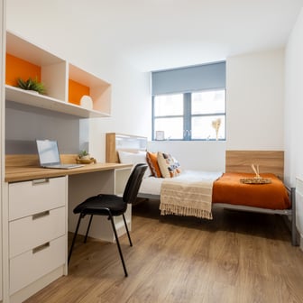 Gold Ensuite - Image 1