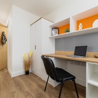 Gold Ensuite - Image 2