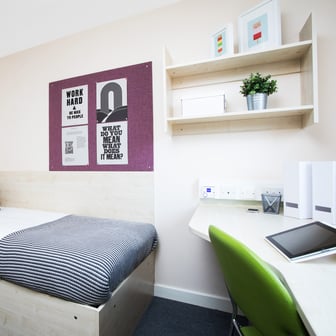Gold En Suite - Image 1