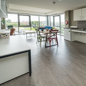 One Room Apartment - Image 4