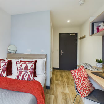 Classic Ensuite - Image 1