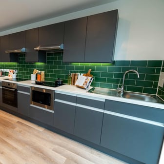 Gold En Suite - Image 13