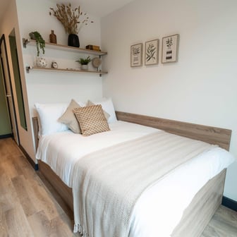 Silver En Suite - Image 1