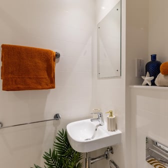 Classic Ensuite - Image 13