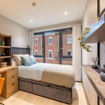 Classic Ensuite - Image 2