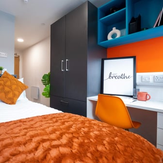 9 Bed Ensuite - Image 1