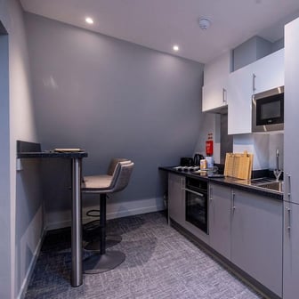 Premium 2 Bed Apartment - Image 5