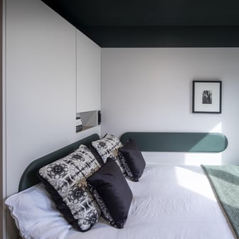 Platinum Studio Canal View - Image 2