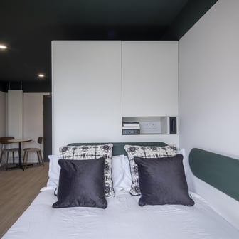 Platinum Studio Canal View - Image 3