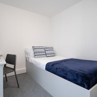 Silver Ensuite - Image 3