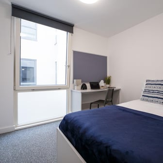 Silver Ensuite - Image 2