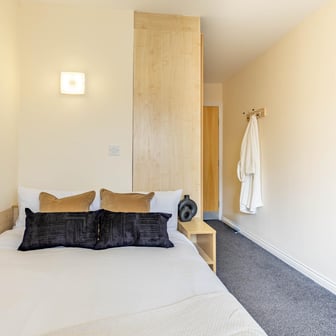 Premium Ensuite - Image 2