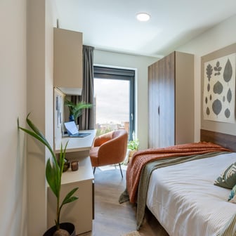 Platinum Ensuite - Image 2