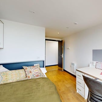 Deluxe Ensuite - Image 2
