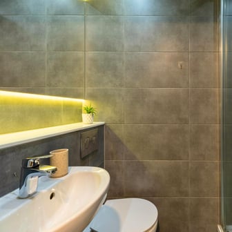 Classic Ensuite - Image 7