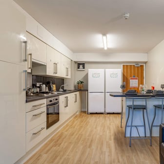 Classic Ensuite - Image 4
