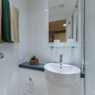 Classic Ensuite - Image 9