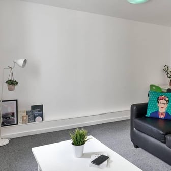 Deluxe Studio - Image 2