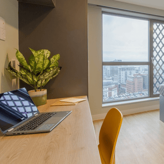 Premium 4 Bed Ensuite - Image 2