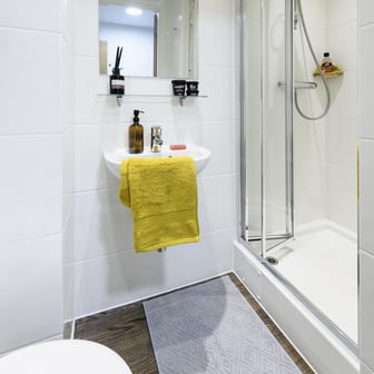 Classic Ensuite - Image 3