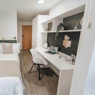 Silver En Suite (High Floors) - Image 1