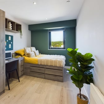 Luxury Studio with Courtyard - Image 2