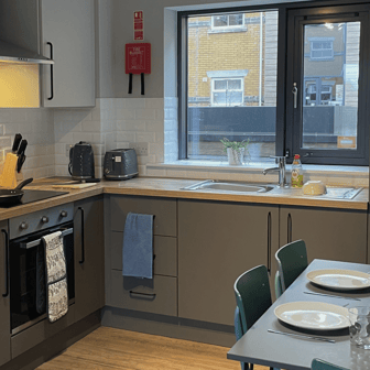 4 Bed Apartment - Image 6