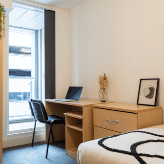 Silver Non Ensuite - Top Floor - Image 3