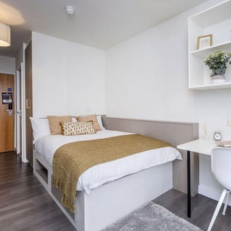 Premier Ensuite - Image 1