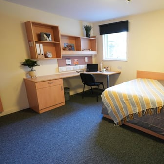 Double Ensuite (within 4 bed flat) - Image 1
