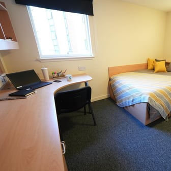 Double Ensuite (within a 5 bed flat) - Image 4