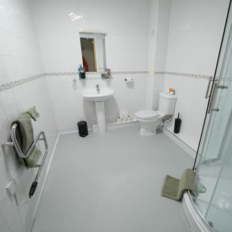 Large Double Ensuite (within a 5 bed flat) - Image 7