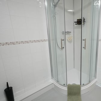 Large Double Ensuite (within a 5 bed flat) - Image 8
