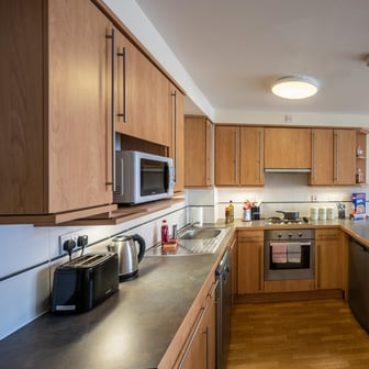 Large Double Ensuite (within a 5 bed flat) - Image 9