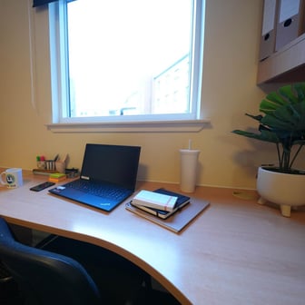 Standard Ensuite (within a 5 bed flat) - Image 2