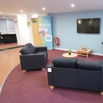 Standard Ensuite (within a 5 bed flat) - Image 11