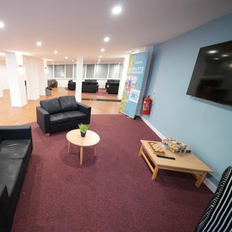 Standard Ensuite (within a 5 bed flat) - Image 14