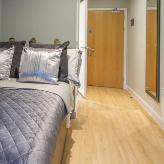 Classic 5 Bed Ensuite - Image 10