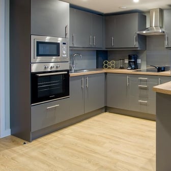 Penthouse 1 Bed Apartment - Image 21