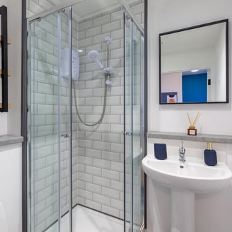 Classic Ensuite - Image 2